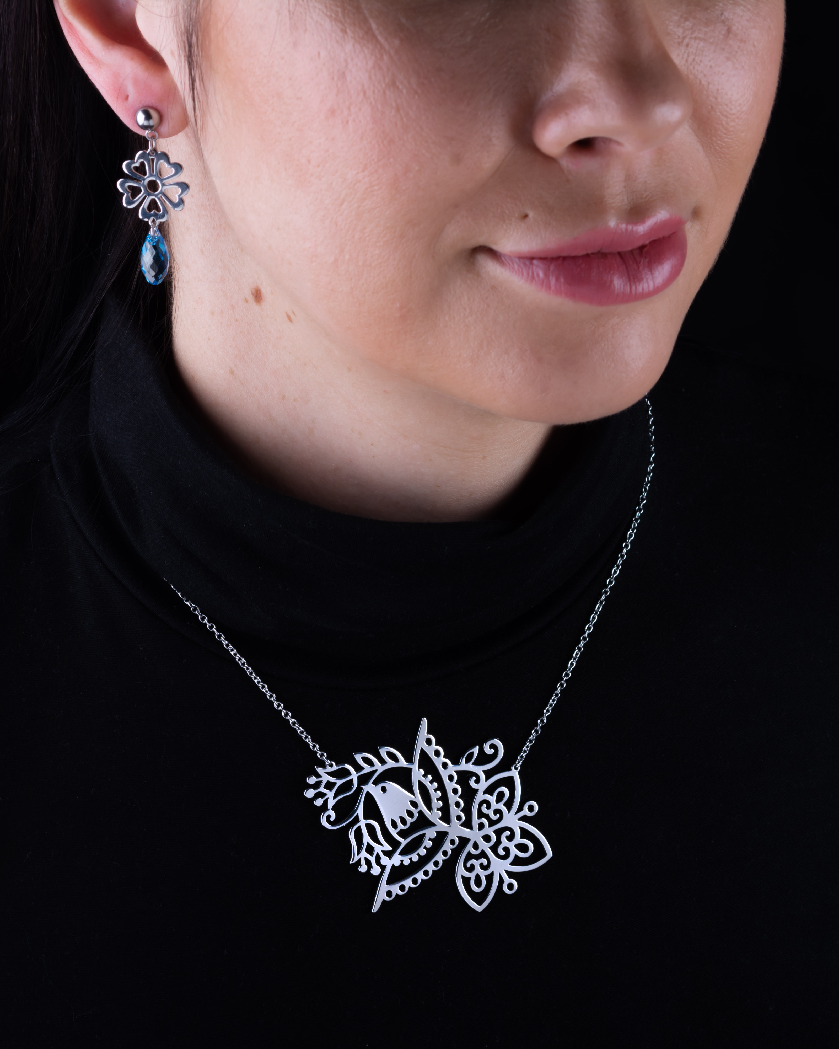 Náhrdelník vajnory vtáčik - krátky