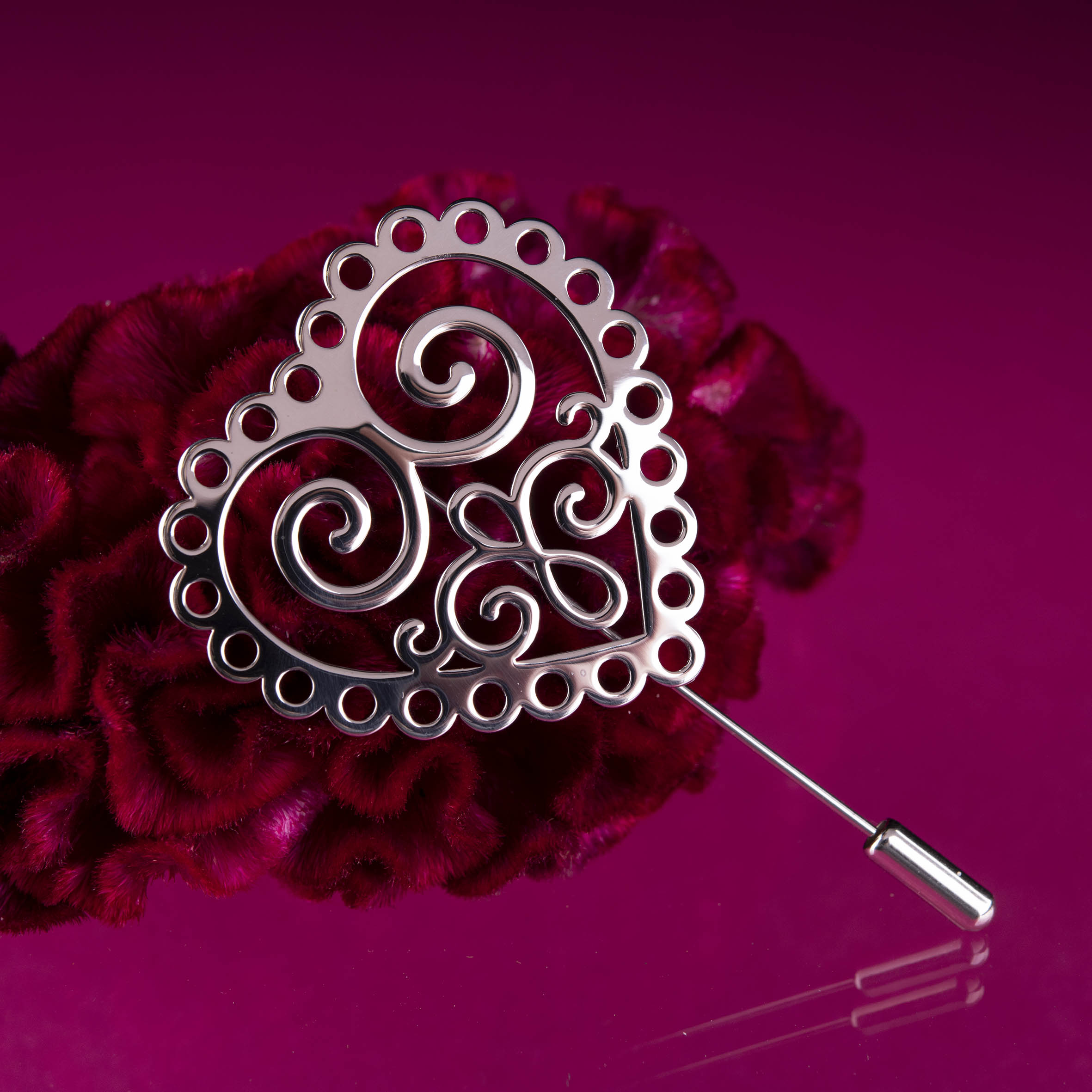 Brošňa ornamentové srdce