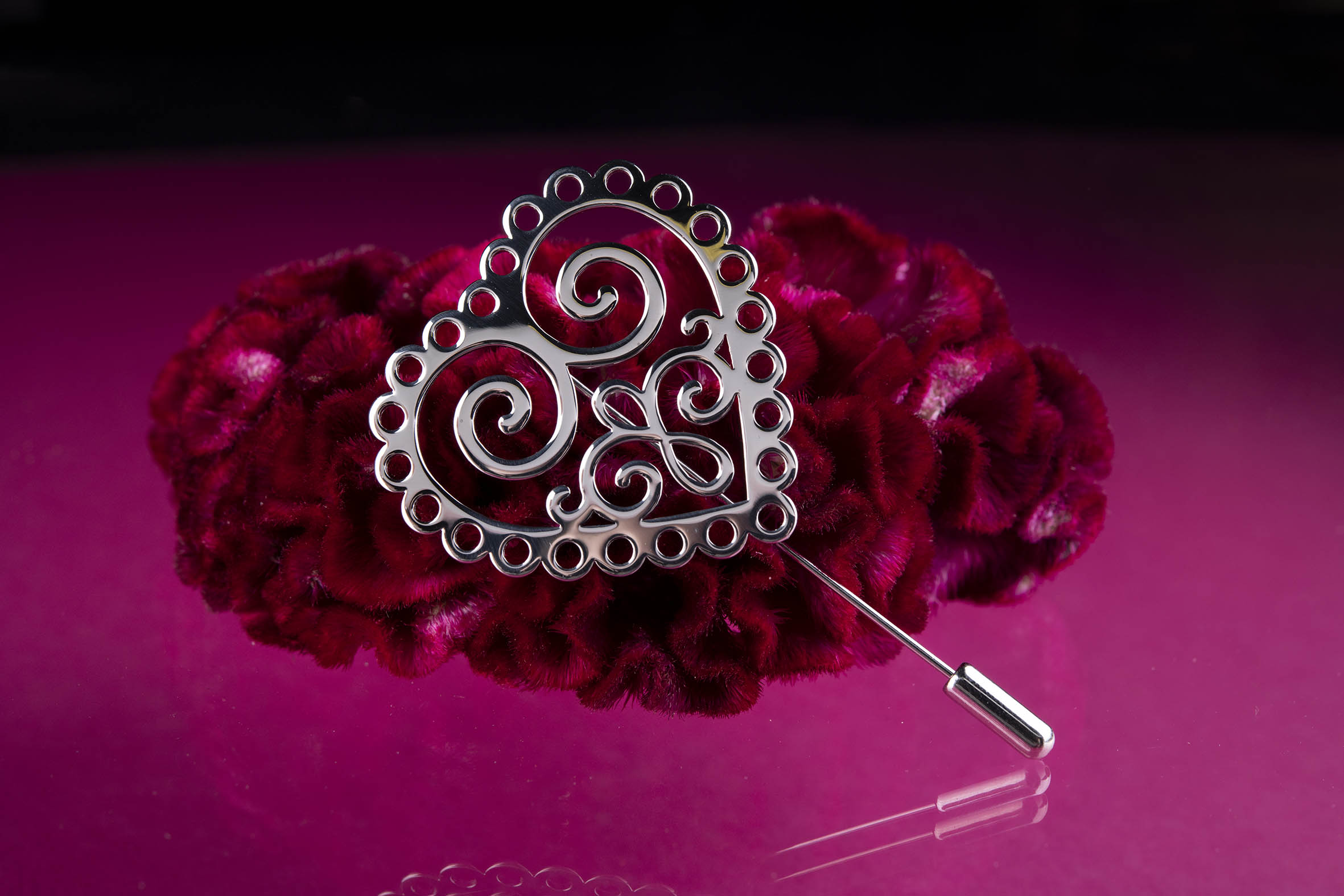 Brošňa ornamentové srdce