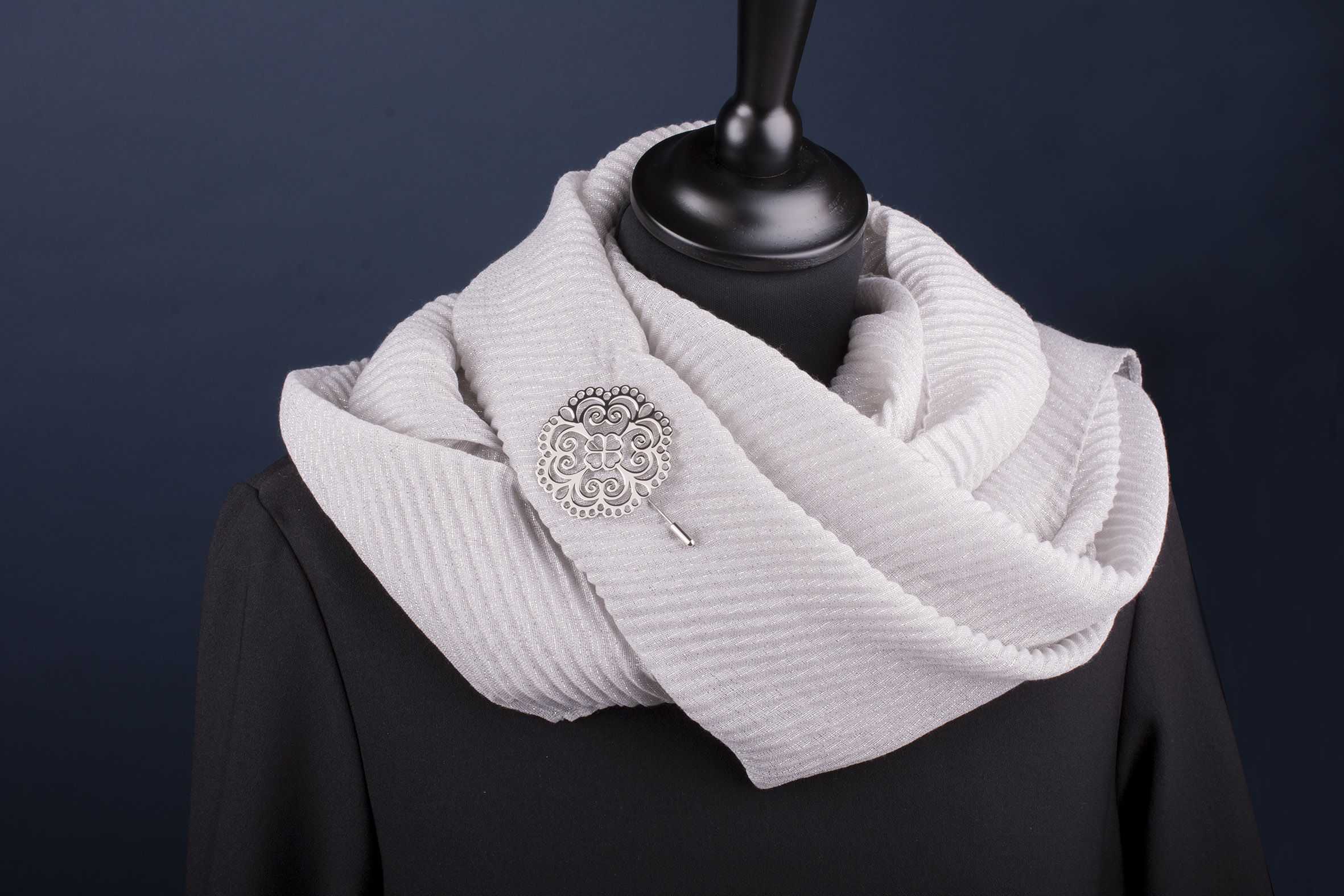 Brošňa štvorlístok ornament 1