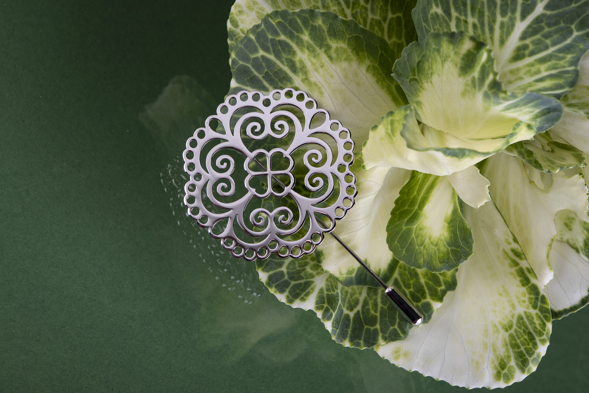 Brošňa štvorlístok ornament 1